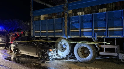 Bu feci kaza can aldı! 2 kişi de yaralandı