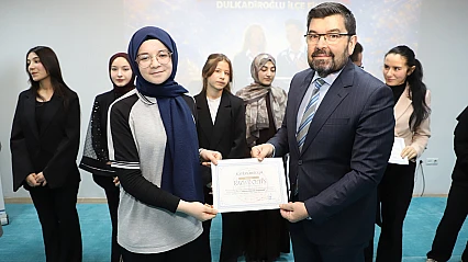 Kahramanmaraş'ta gençler kürsüde! Büyük final ayakta alkışlandı