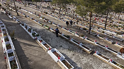Kapıçam'daki Deprem Şehitliğinde 3'üncü yıl öncesi yoğun mesai