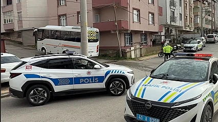 Servis aracının çarptığı ilkokul öğrencisi yaşamını yitirdi