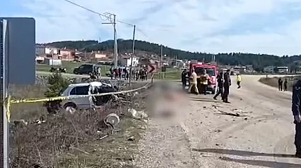 Tırla otomobilin çarpıştığı kazada 1 kişi öldü, 1 kişi yaralandı