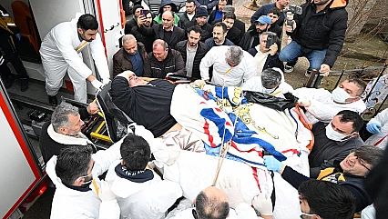 300 kiloluk fil hastası, özel ekiple hastaneye sevk edildi