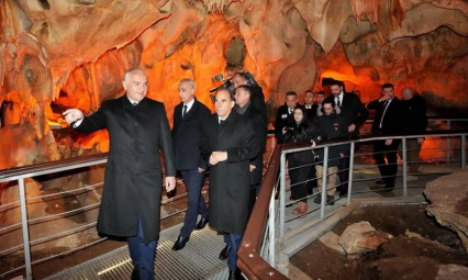Bakan Ersoy, Tulumtaş Mağarası'nı ziyaret etti