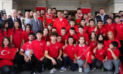 Bu gurur tablosu, aziz milletimize armağan olsun