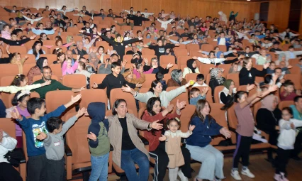 Dile Benden Ne Dilersen gösterisi çocukları hayal dünyasına götürdü