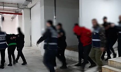 Kırşehir merkezli dolandırıcılık operasyonlarında 17 kişi tutuklandı