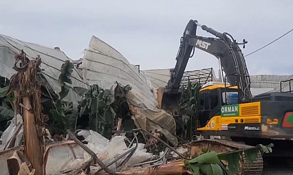 Orman sınırlarındaki kaçak yapıların yıkımına başlandı