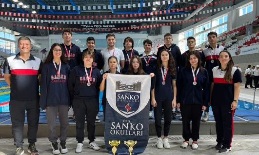SANKO Okulları öğrencilerinin yüzme başarısı