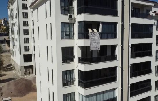 1216 depremzede aile Yerinde Dönüşüm Projesi kapsamında yapılan evlerine yerleşti