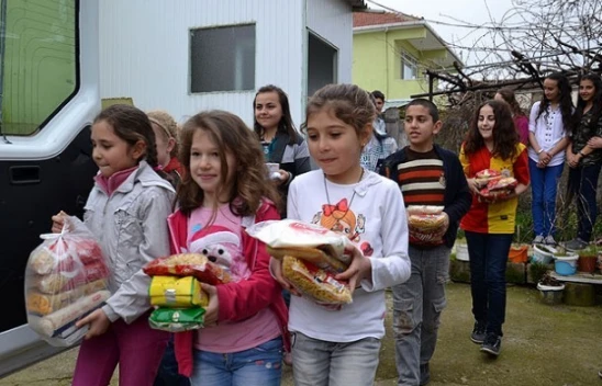 Öğrencilerden 2 ton yardım malzemesi
