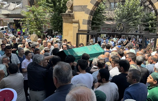 26 katlı bina yangınında ölen anne ve çocuğu Kahramanmaraş'ta defnedildi