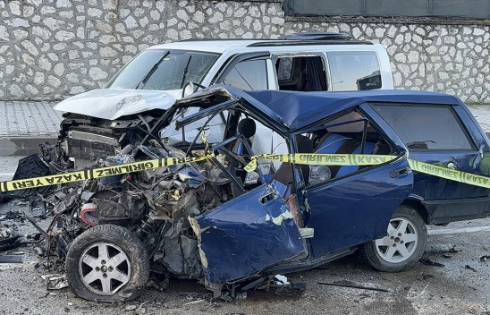 3 aracın karıştığı bu kazada 2 kişi hayatını kaybetti