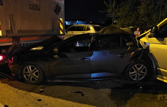 5 aracın karıştığı zincirleme trafik kazasında 3 kişi yaralandı