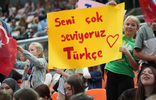 5 bin çocuk, tek bir dil, Türkçe