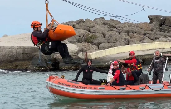 7,4 büyüklüğünde deprem tatbikatı nefes kesti