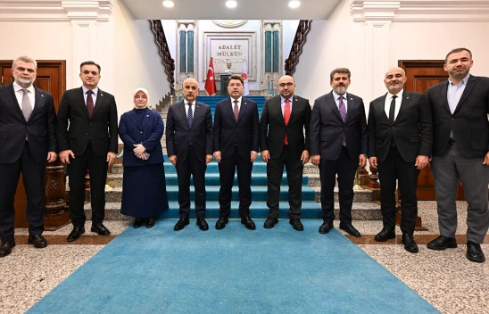 AK Parti Kahramanmaraş heyeti, Adalet Bakanlığına çıkarma yaptı