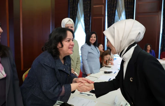 AK Parti'li kadın milletvekilleri ile istişare programında bir araya geldi