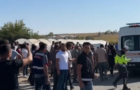 Ambulans ile otomobilin çarpıştığı kazada 8 kişi yaralandı