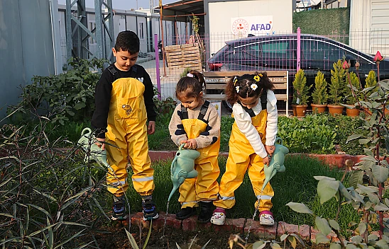 Anaokulu öğrencileri doğayla iç içe yapılan eğitimlerle geleceğe hazırlanıyor