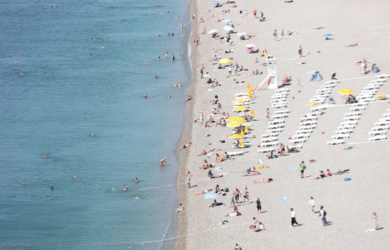 Antalya sahillerinde sıcak hava yoğunluğu