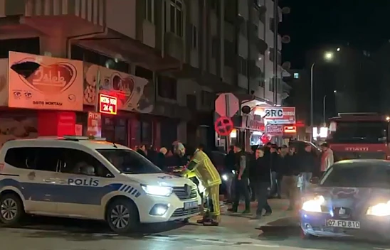 Apartman dairesinde yangın çıktı! 5 kişi hastaneye kaldırıldı