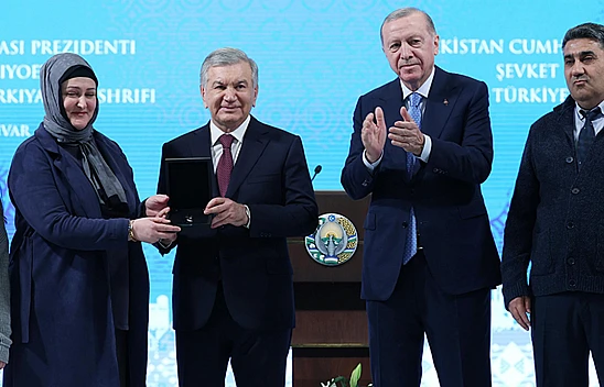 Arsuz'daki Özbek Mahallesi'nin açılışını iki cumhurbaşkanı birlikte yaptı