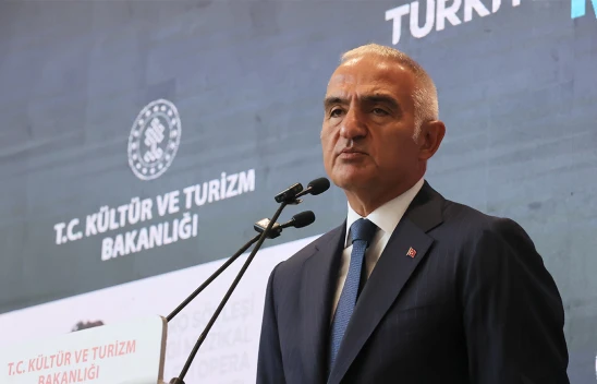 Bakan Ersoy, 'Tarihin en yüksek rakamlarını yakalamanın gururunu yaşıyoruz'