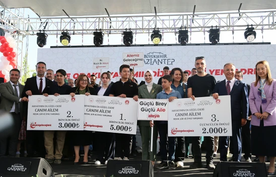 Bakan Göktaş'tan ilk Aile Dostu Mekan unvanı