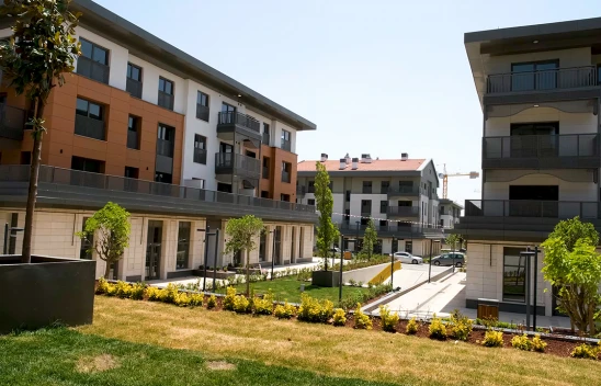 Bakan Kurum, yeniden inşa edilen Azerbaycan Mahallesini paylaştı