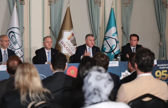 Bakan Osman Aşkın Bak, 'Herkesi Ahlat'a, Malazgirt'e bekliyoruz'