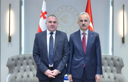 Bakan Uraloğlu, Gürcistan Altyapı Bakanı Sokhadze ile görüştü