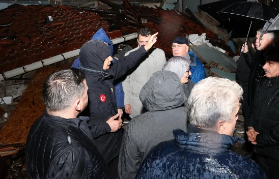 Bakan Yerlikaya, deprem bölgesinde