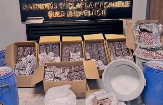 Bakan Yerlikaya duyurdu!   300 bin uyuşturucu hap ele geçirildi