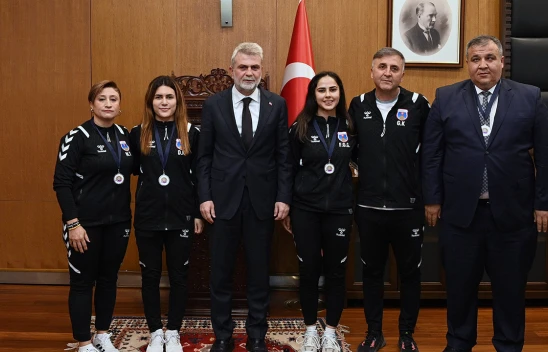 Başkan Görgel, Avrupa'ya damga vuran Kadın Goalball Takımını ağırladı