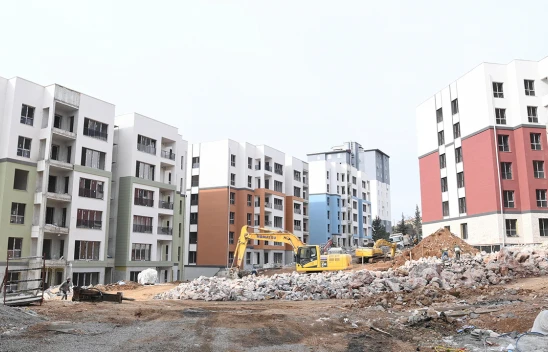 Başkan Görgel, Binevler'deki toplu konut alanını inceledi