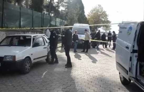 Bir kişi park halindeki otomobilde ölü bulundu