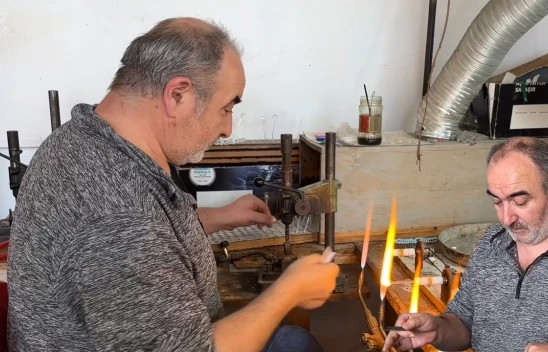 Cam ustası baba oğul zanaatlarını gelecek kuşaklara aktarmak istiyor