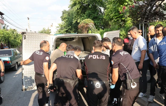 Camide namaz kılarken bıçaklanan kişi öldü