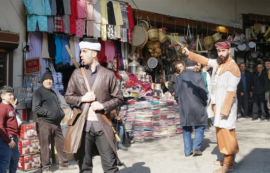 Çatkapı tiyatro gösterisi, Kahramanmaraş sokaklarına indi