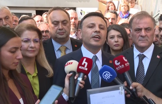 CHP İstanbul İl Başkanı seçilen Çelik mazbatasını aldı