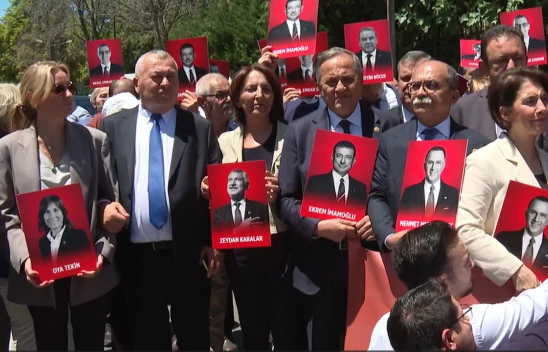 CHP'li milletvekilleri, TBMM'den Adalet Bakanlığına yürüdü