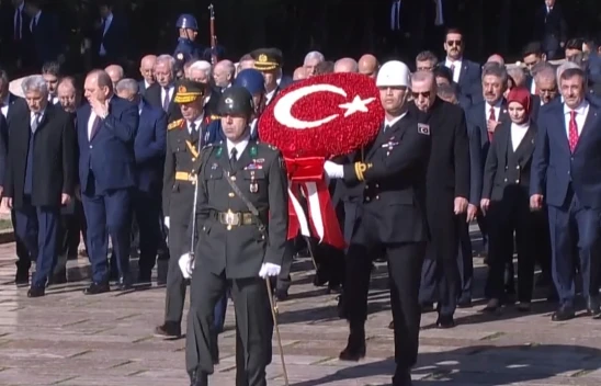 Cumhurbaşkanı Erdoğan başkanlığındaki devlet erkanı Anıtkabir'de