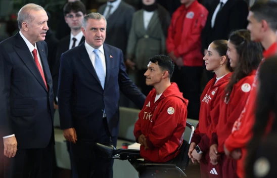 Cumhurbaşkanı Erdoğan gençler ve milli sporcularla bir araya geldi