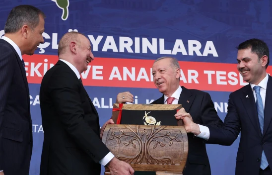 Cumhurbaşkanı Erdoğan ve Aliyev'e Kahramanmaraş'ın tescilli el sanatları hediyesi