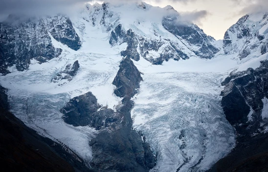 Dağ buzullarındaki kayıplarla dünyanın kaynakları da eriyor