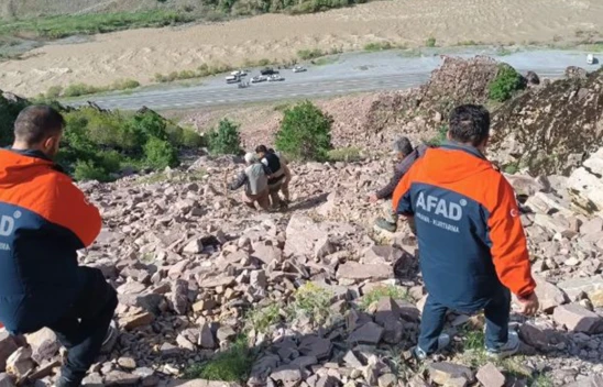 Dağda mahsur kalan genç, AFAD tarafından kurtarıldı