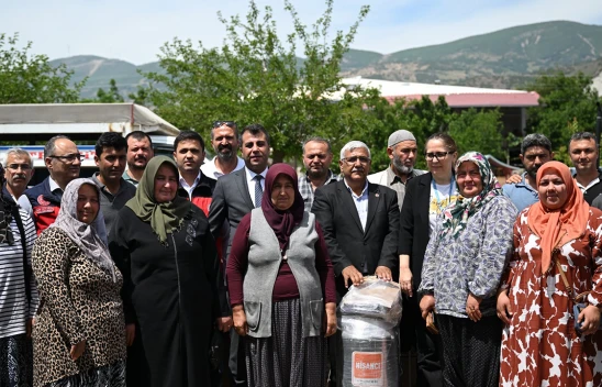 Deprem bölgesinde üreticiye Kahramanmaraş İl Tarım ve Orman Müdürlüğünden can suyu