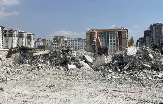 Depremde 115 kişinin öldüğü siteye ilişkin yargılama sürdü