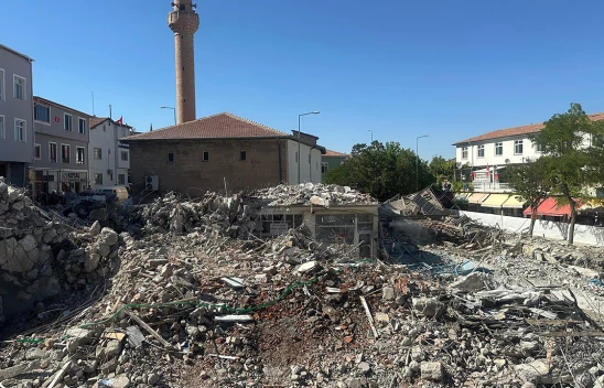 Depremde ağır hasar alan Cevizli Çarşı yeniden inşa edilecek