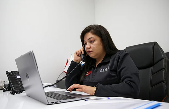 Depremde kaybettiği babasının izinden giden Buse, AFAD personeli oldu